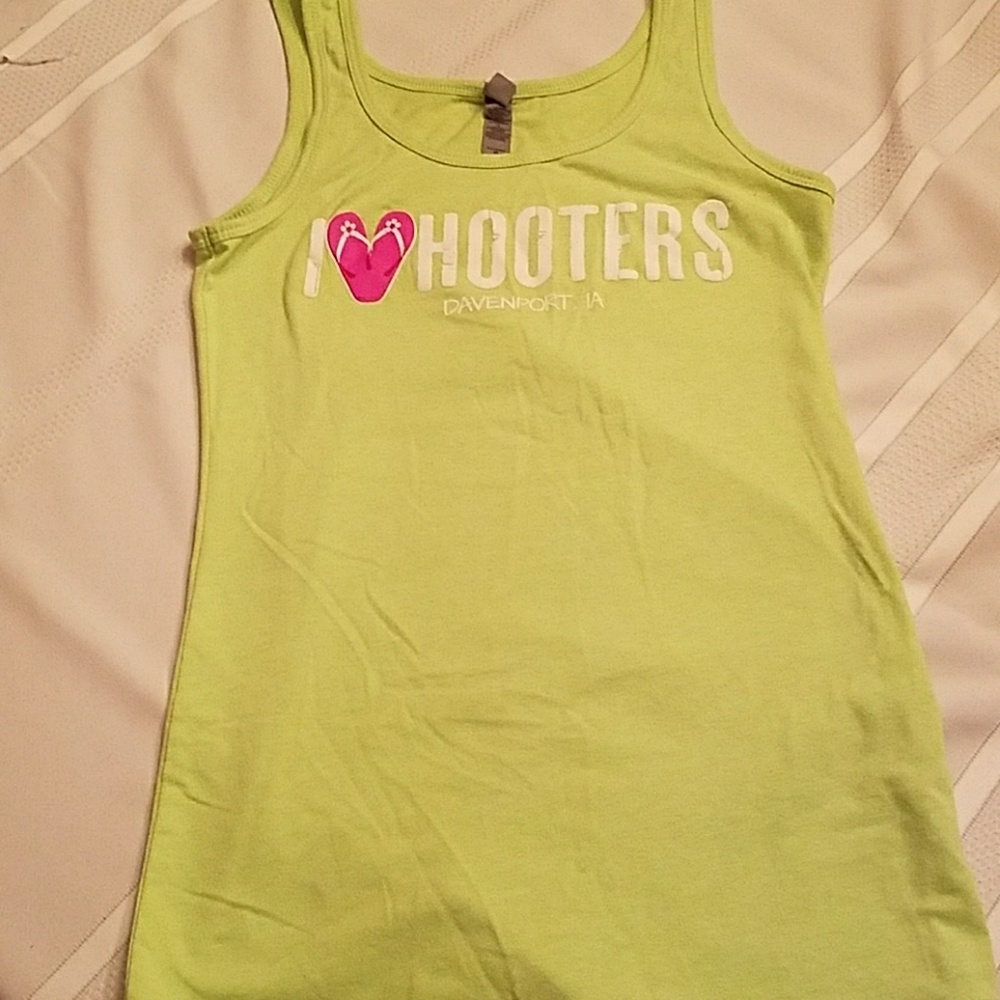 Hooters tank