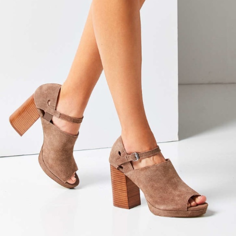 UO Suede Stacked Heels W/ Box