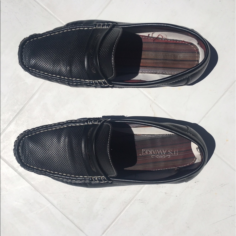 Used black car shoe size 8.5