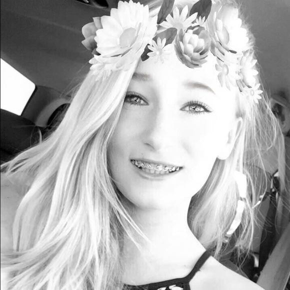 Meet your Posher, Lauren - Picture 1 of 1