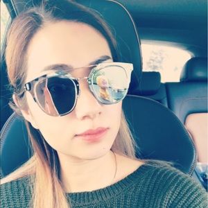 Meet your Posher, Lena