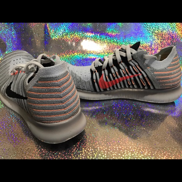 "Make an offer"     Nike WMNS Free RN Flyknit. - Picture 5 of 7