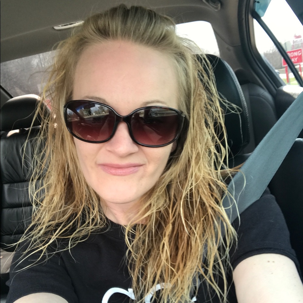 Meet your Posher, Dlynn