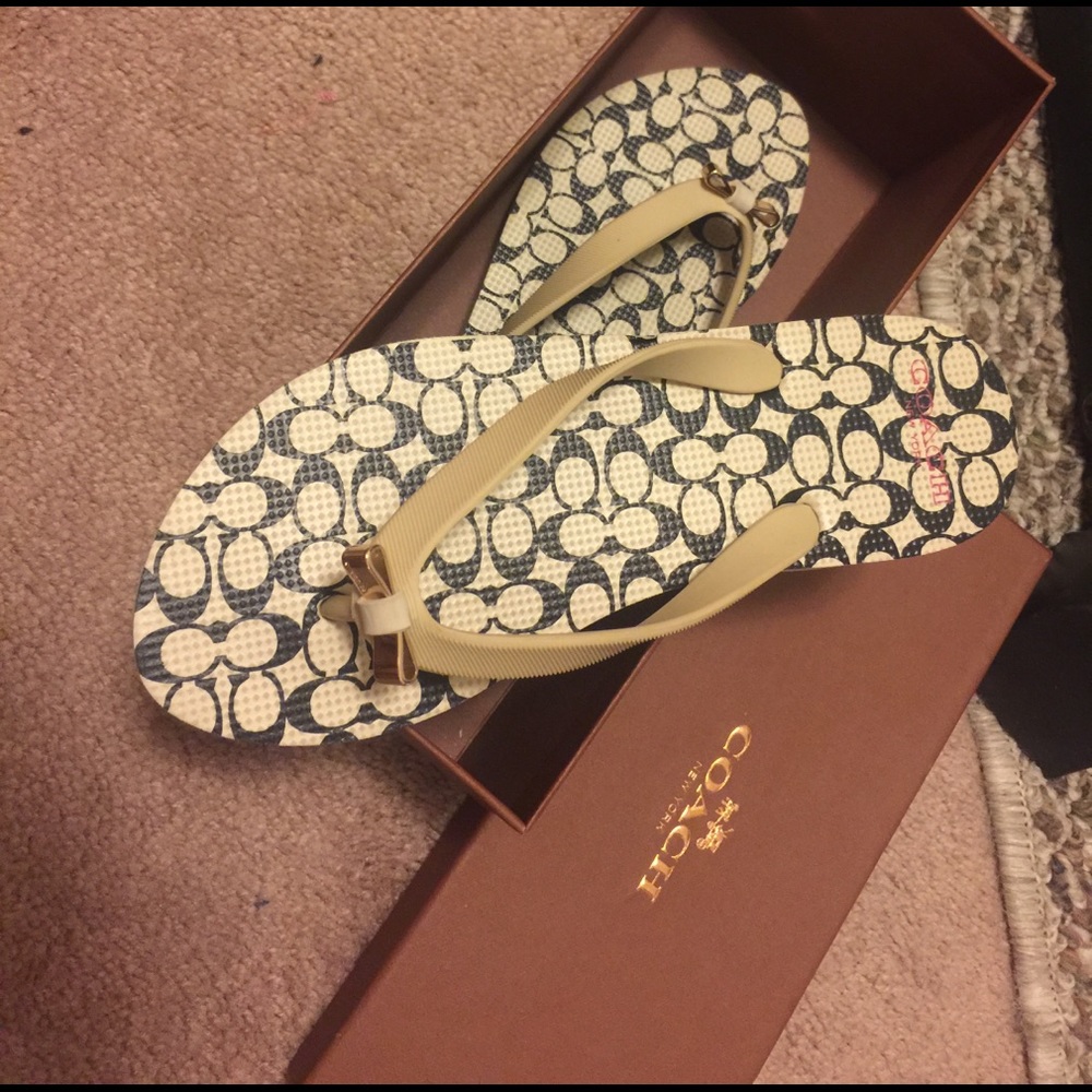 brand new never wear Coach Flipflop