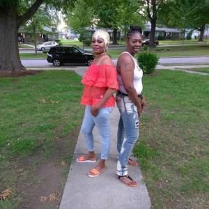 Meet your Posher, Crystal