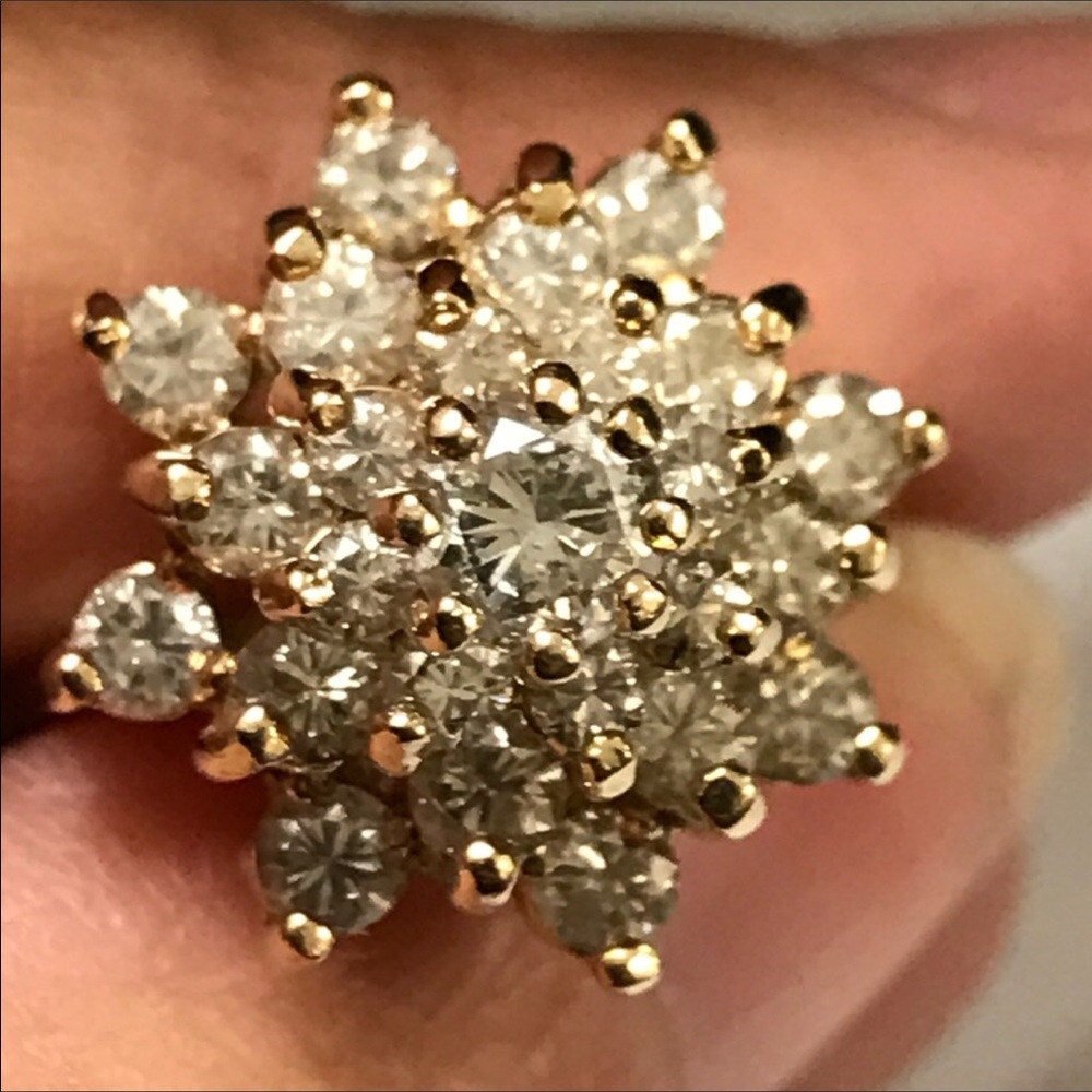 2.5ctw diamond cluster ring in 14k gold..💎💍💎💍