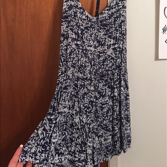 Blue and white romper - Picture 2 of 4