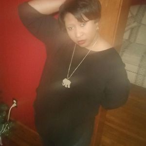 Meet your Posher, Adrienne