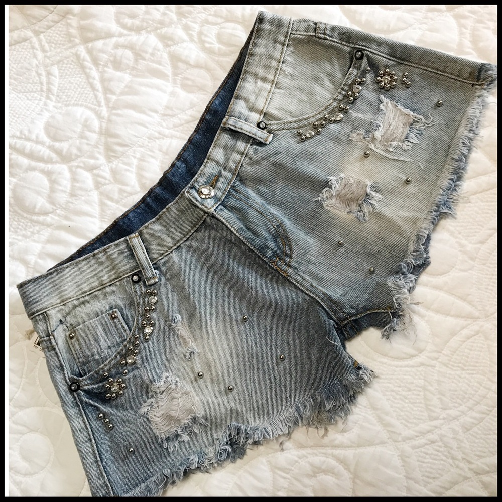 Studded Destroyed Shorts - Picture 2 of 8