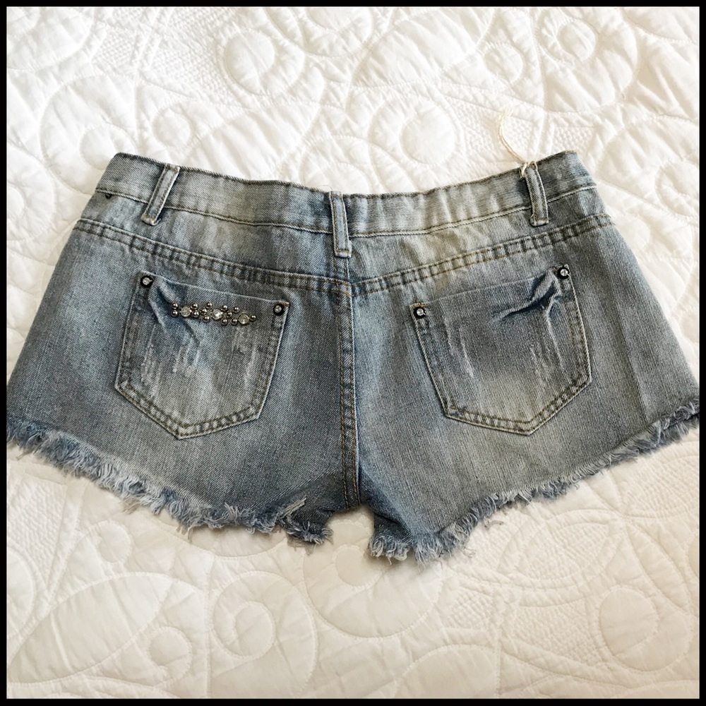 Studded Destroyed Shorts - Picture 5 of 8