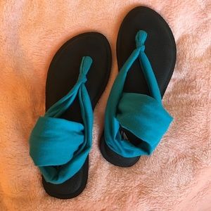 Comfy cute sandals 💙