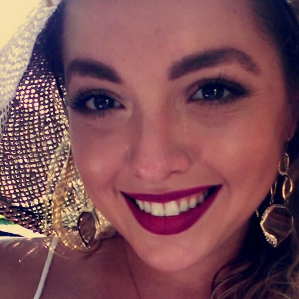 Meet your Posher, Alicia