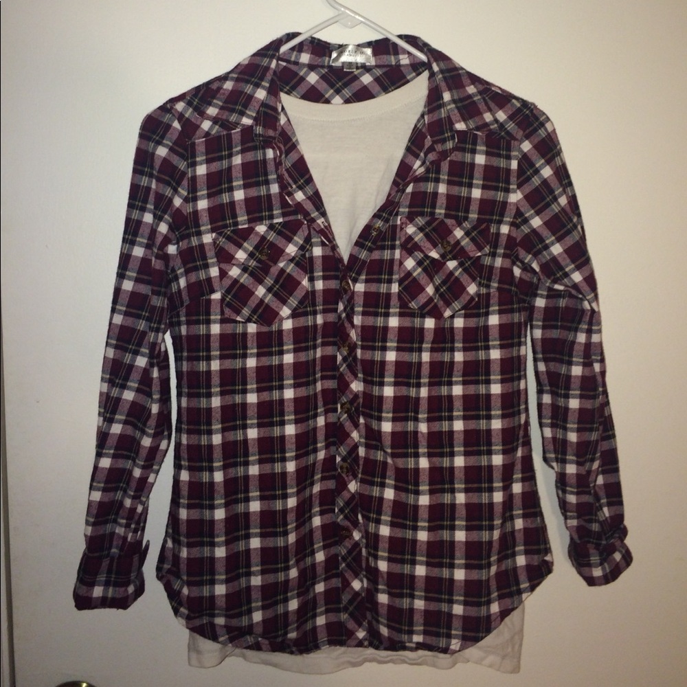 BURGUNDY PLAID BUTTON UP