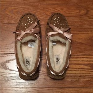 Ugg Dakota Flora Perf Moccasins