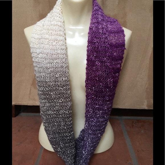 Handmade infinity or cowl scarf - Picture 2 of 2