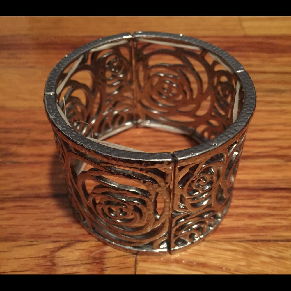 Collapsable Flower Cuff