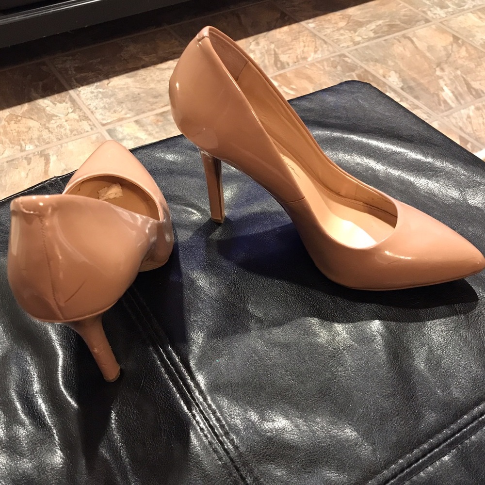 Jessica Simpson pointed toe heel