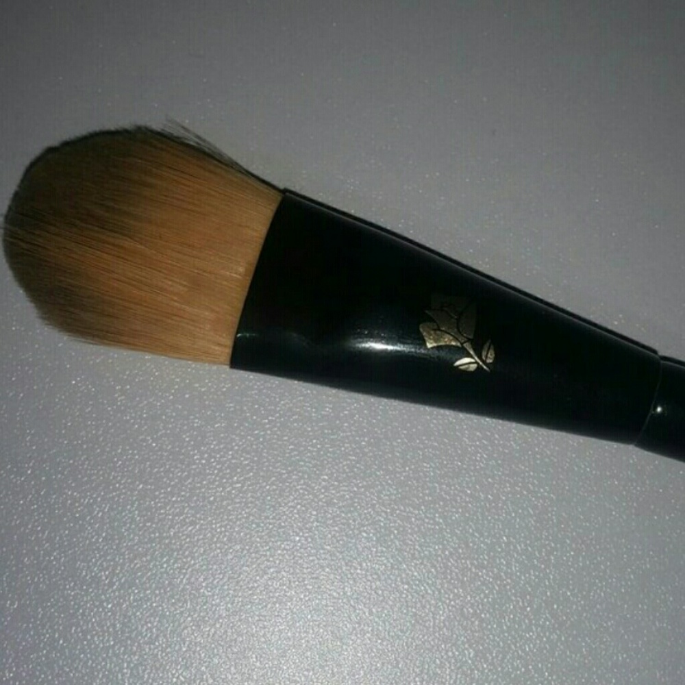 Makeup Brush - Picture 3 of 4
