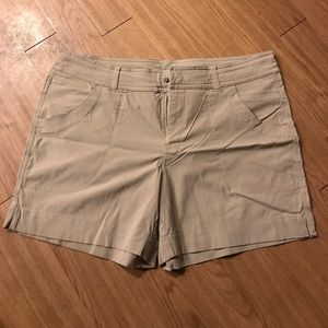 Lucy shorts size large great condition