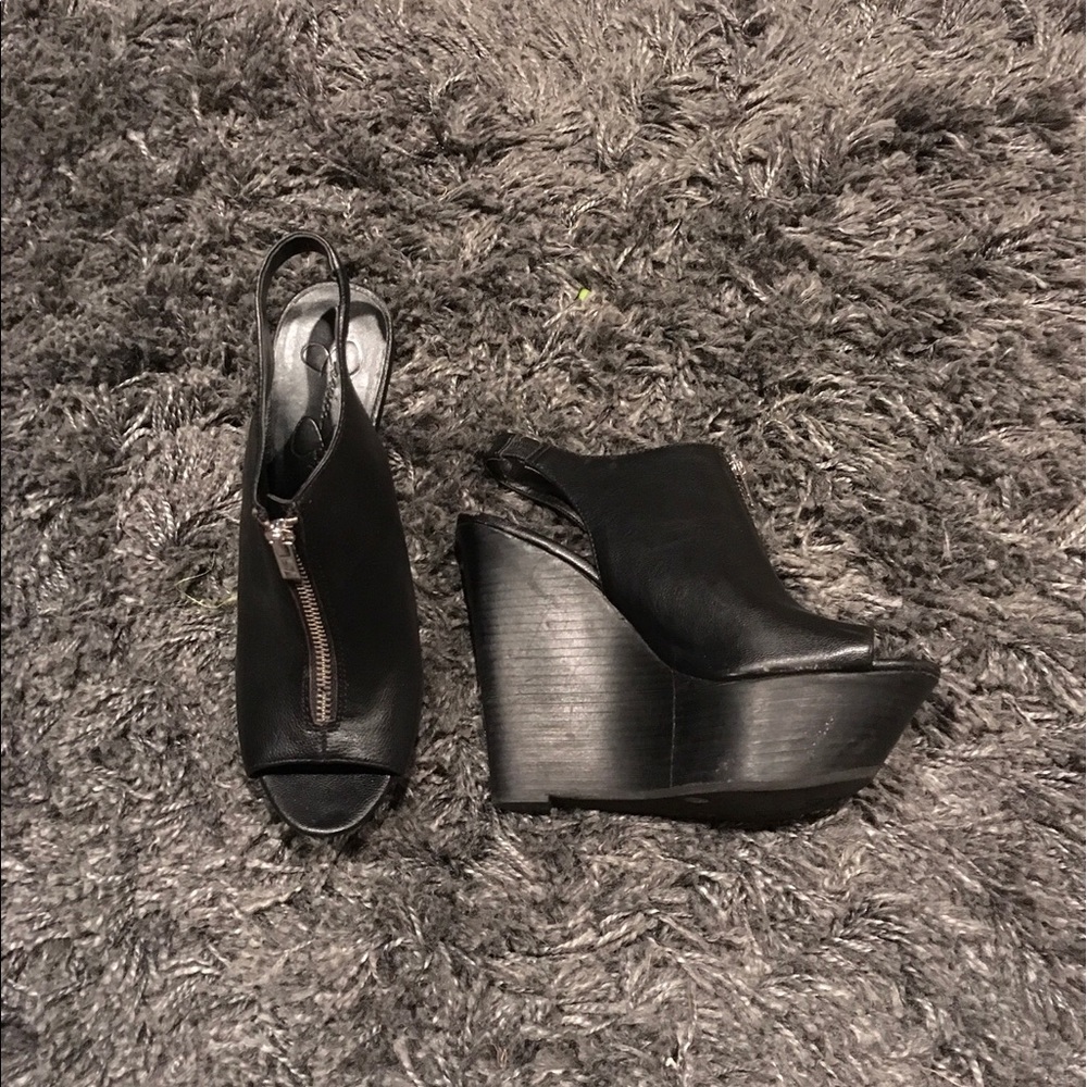 Jessica Simpson Wedges
