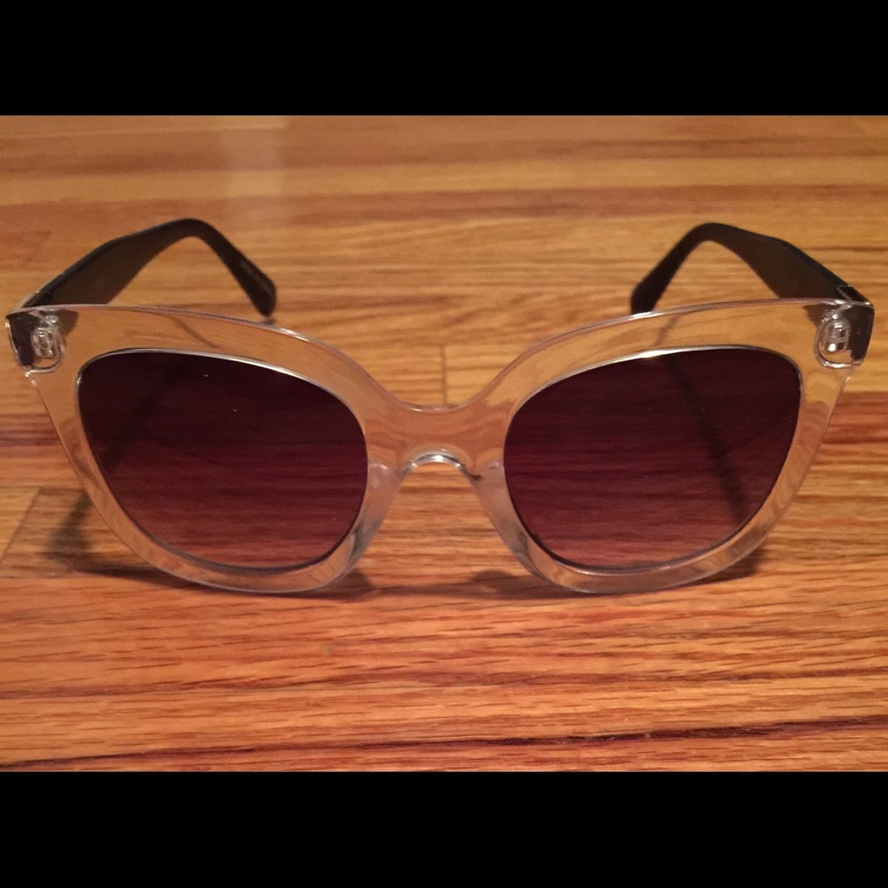 Clear Frame Vintage Style Sunglasses