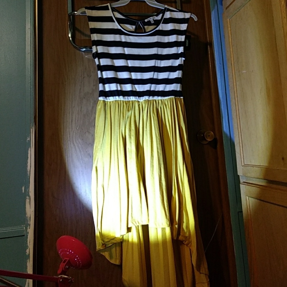 Highlow sleeveless dress