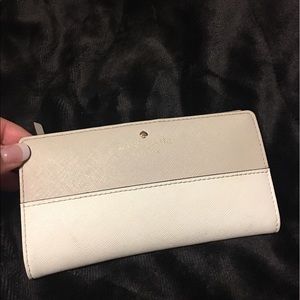 🎀LIMITED TIME SALE🎀 Two-Tone Kate Spade Wallet