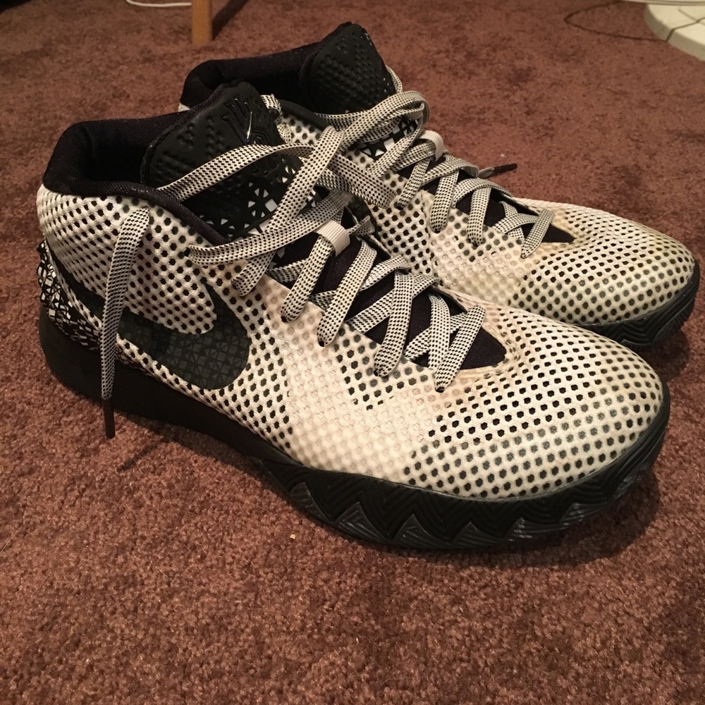 Nike Kyrie 1 BHM