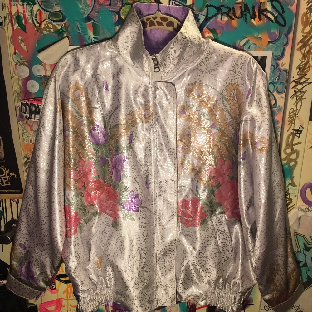 VINTAGE PURPLE FLORAL REVERSIBLE SATIN JACKET.