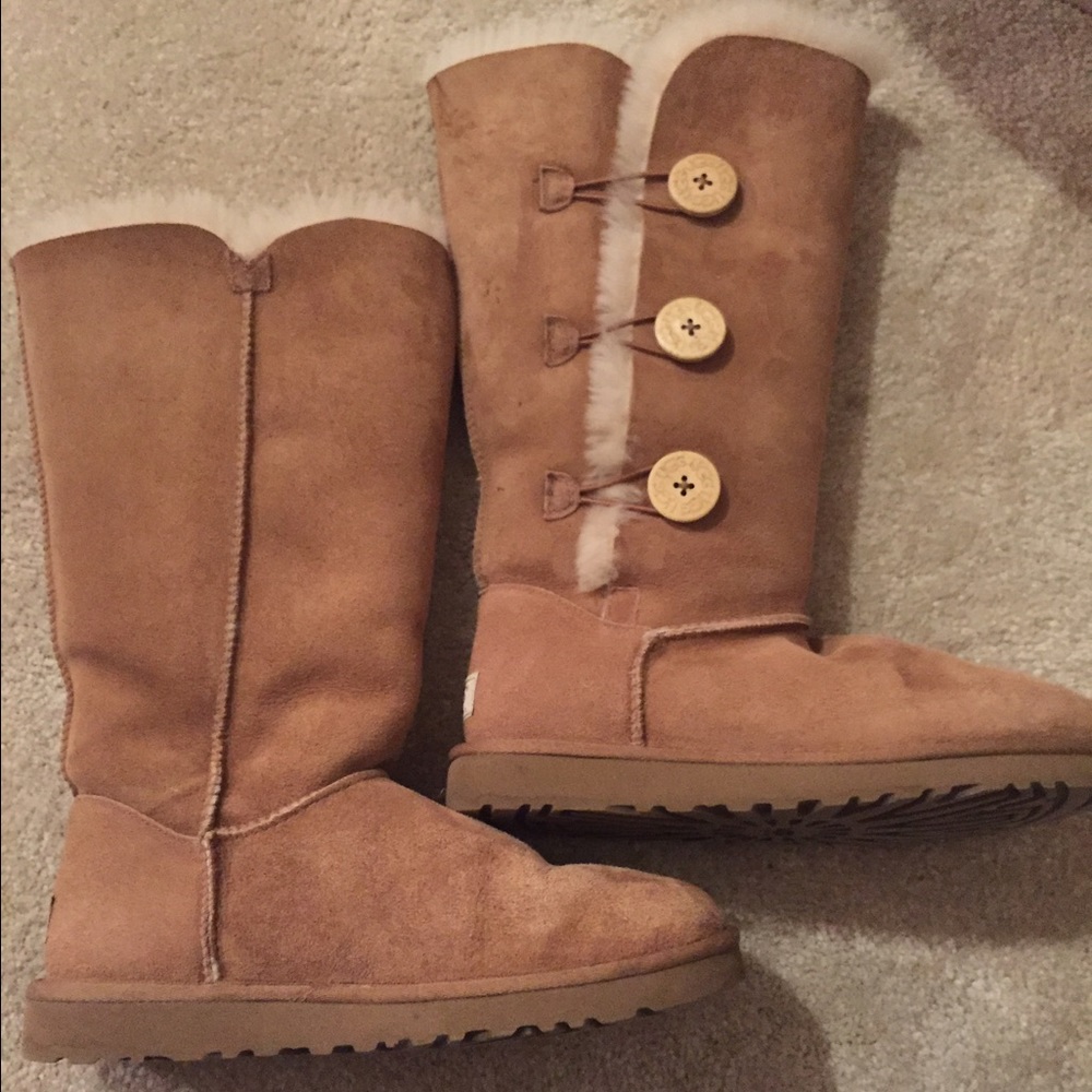 Ugg boots tan. Size 9. Authentic