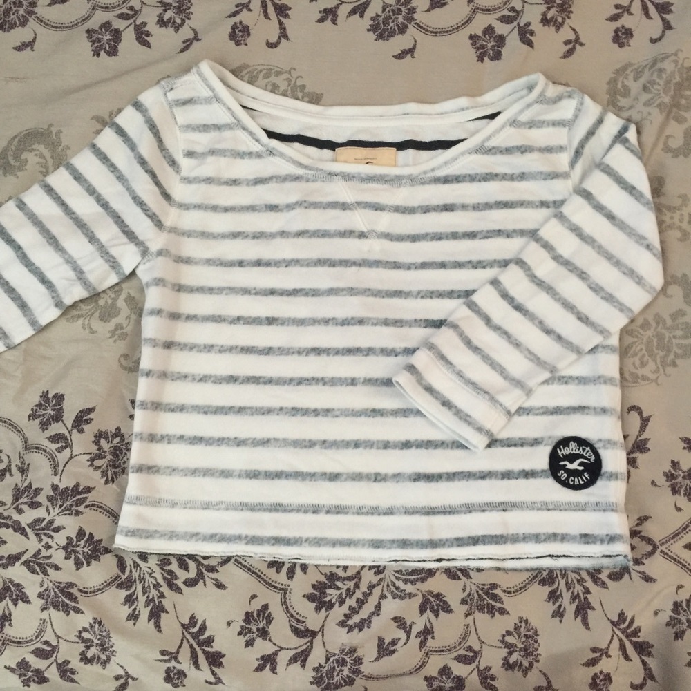 Hollister Cropped Sweater
