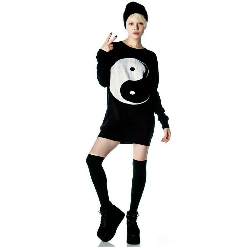 Mad Love Ying Yang Sweater Dress O/S Bla