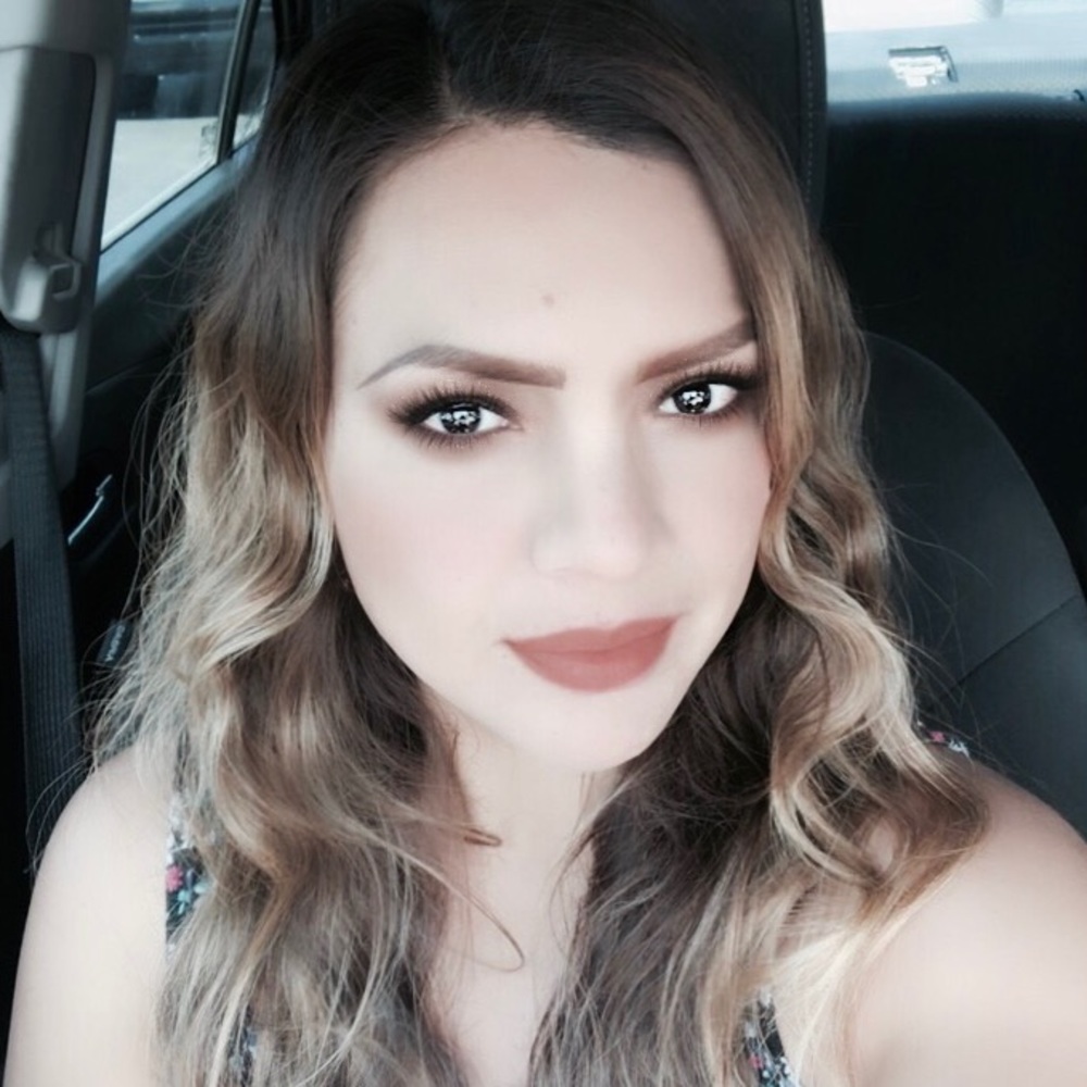 Meet your Posher, Gabriela