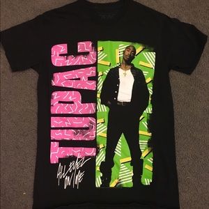Tupac Retro T-Shirt.