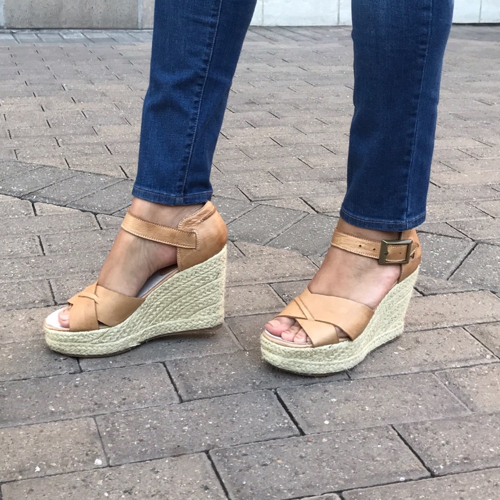 Criss cross espadrilles