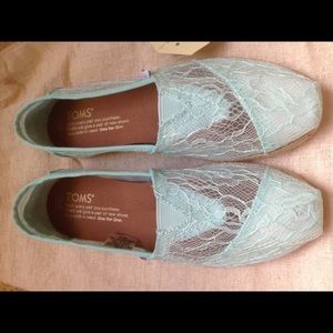 Authentic TOMS Teal/green Slip-On Shoe SIZE 5.