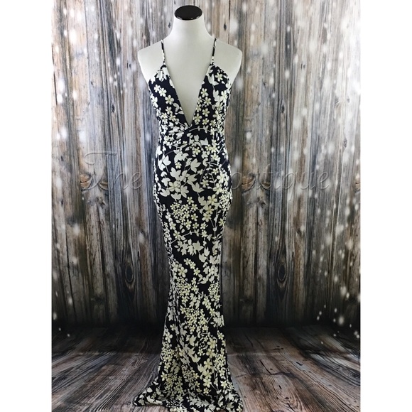 ๐CLEARANCE๐ Navy Floral Plunging Mermaid Dress - Picture 4 of 4