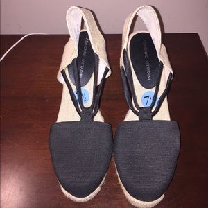 NEW Adrienne Vittadini espadrilles