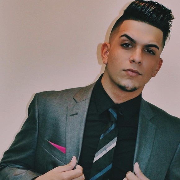 Meet your Posher, Carlos - Picture 1 of 1