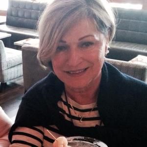 Meet your Posher, Loretta