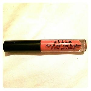 Stila stay all day vinyl lip gloss