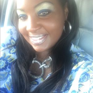 Meet your Posher, Monica