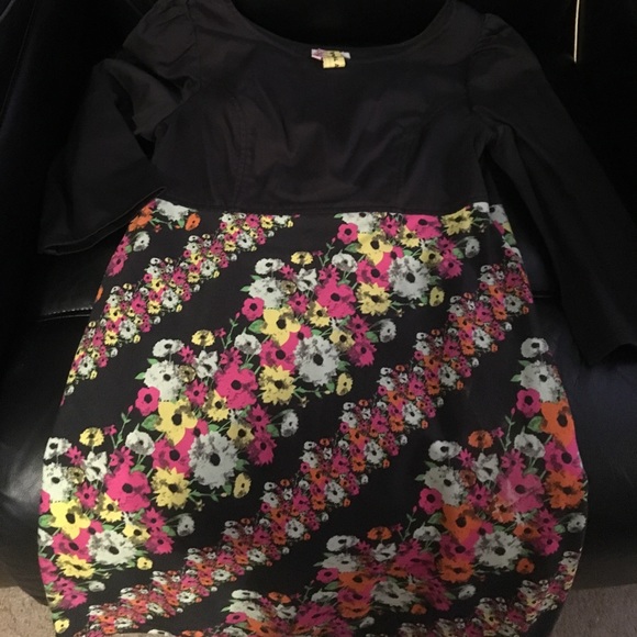 Pretty floral dress - Picture 2 of 4