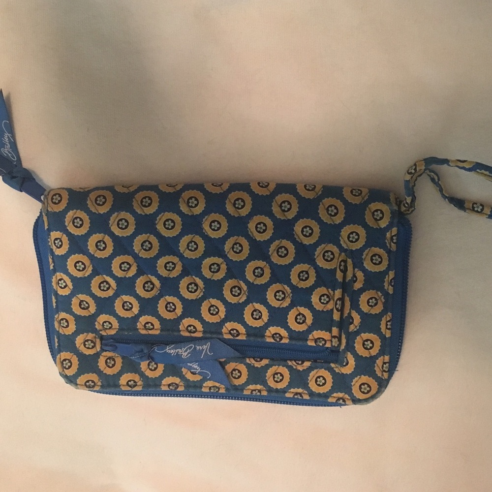 VERA BRADLEY WALLET - PREOWNED