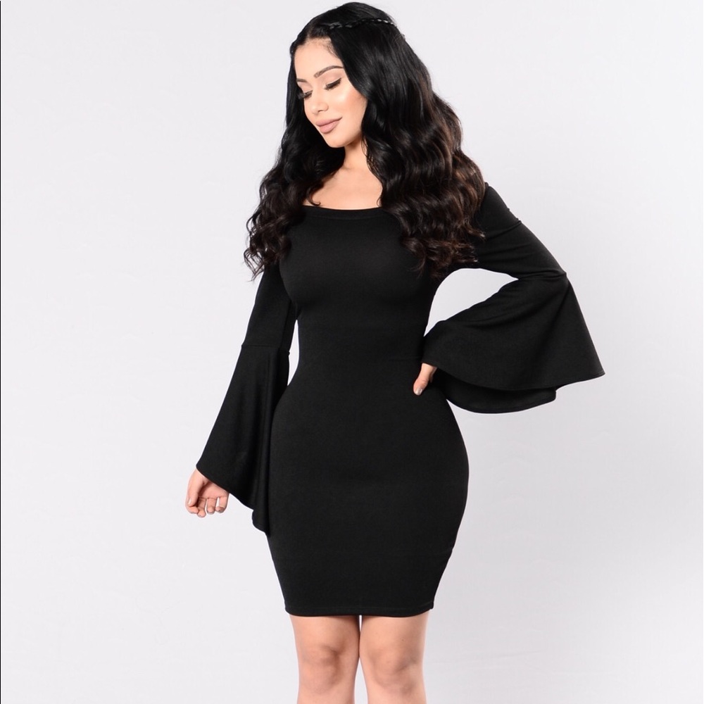 Sexy Off the Shoulder Dress w/ Bell Sleeves ✨