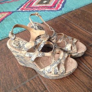 boc by born animal print wedges size 8