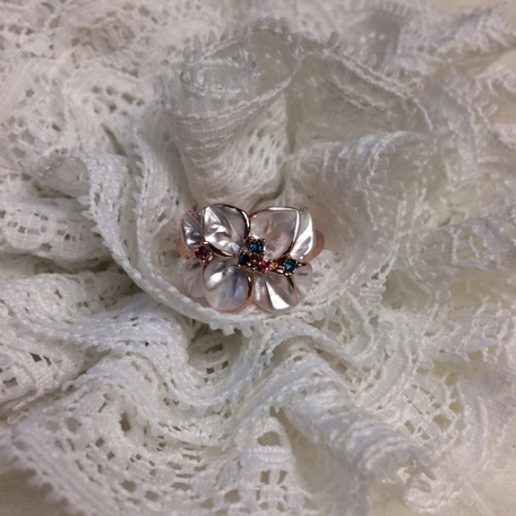 Flower petal rhinestone ring - Picture 5 of 7