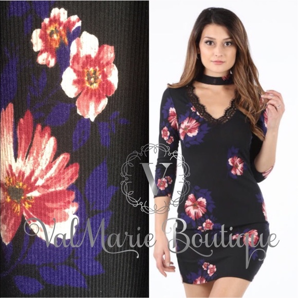 Light Bodycon Choker Dress - Picture 3 of 3