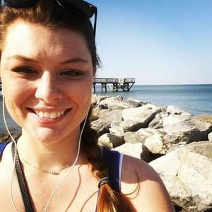 Meet your Posher, Danielle