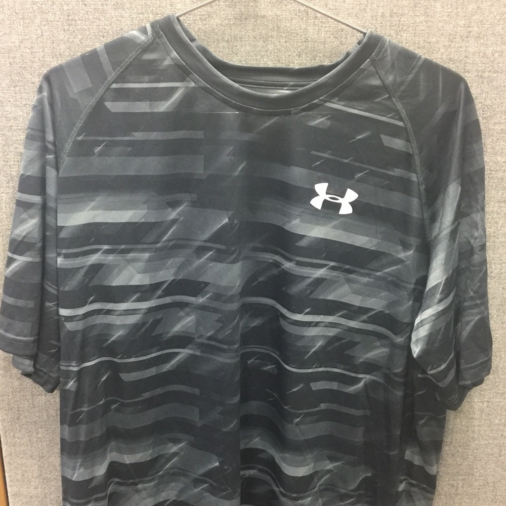 NWT Under Armour Tee XL